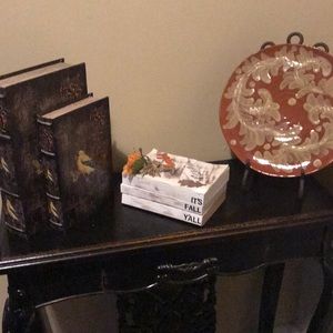 💐FARMHOUSE STAMPED 📚 BOOKS